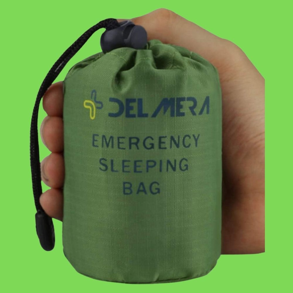 Stay Warm In A Jiffy With The Best Emergency Sleeping Bags!