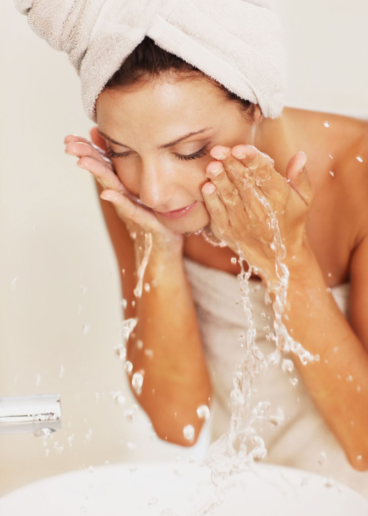Brighter & Smoother Skin: Best Face Wash For Dark Spots