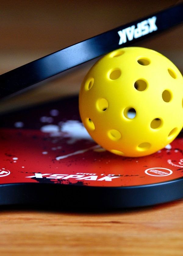 Picking the Right Pickleball Balls for Outdoor Play!