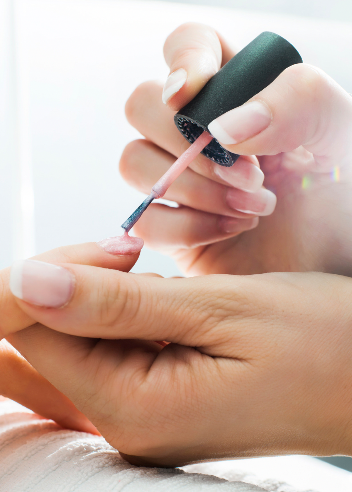 Healthier Manicure With The Best Antifungal Nail Polish